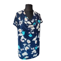 Bluzka z lejącym dekoltem typu woda - białe i turkusowe dzwonki